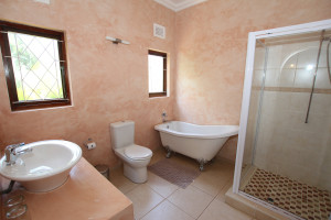plantationroombathroom