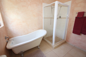 plantationroombathroom2